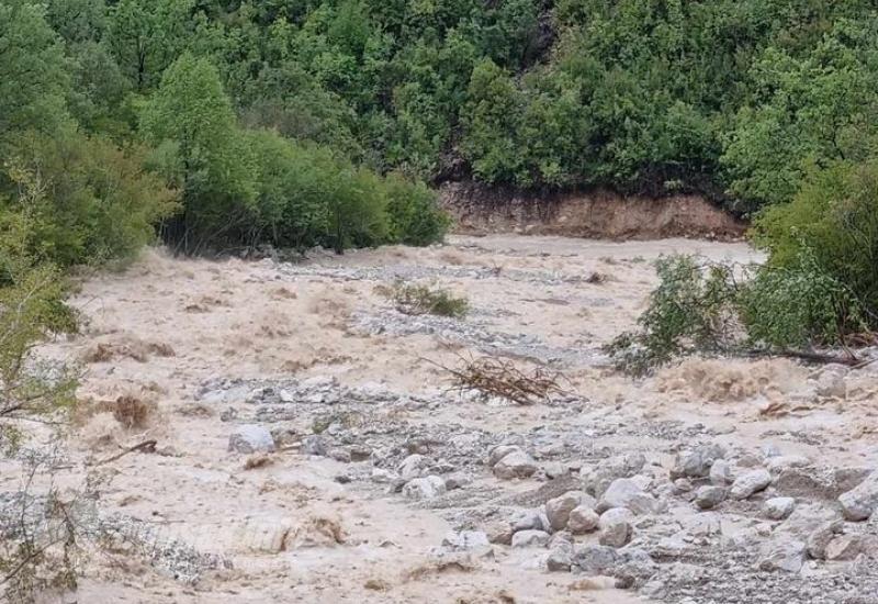 FOTO | Drežnica - bageri rade cijeli dan, jedno selo odsječeno od ceste